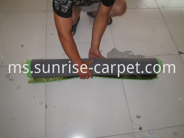 Roll the carpet by hand 